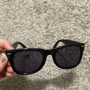 Black sunglasses